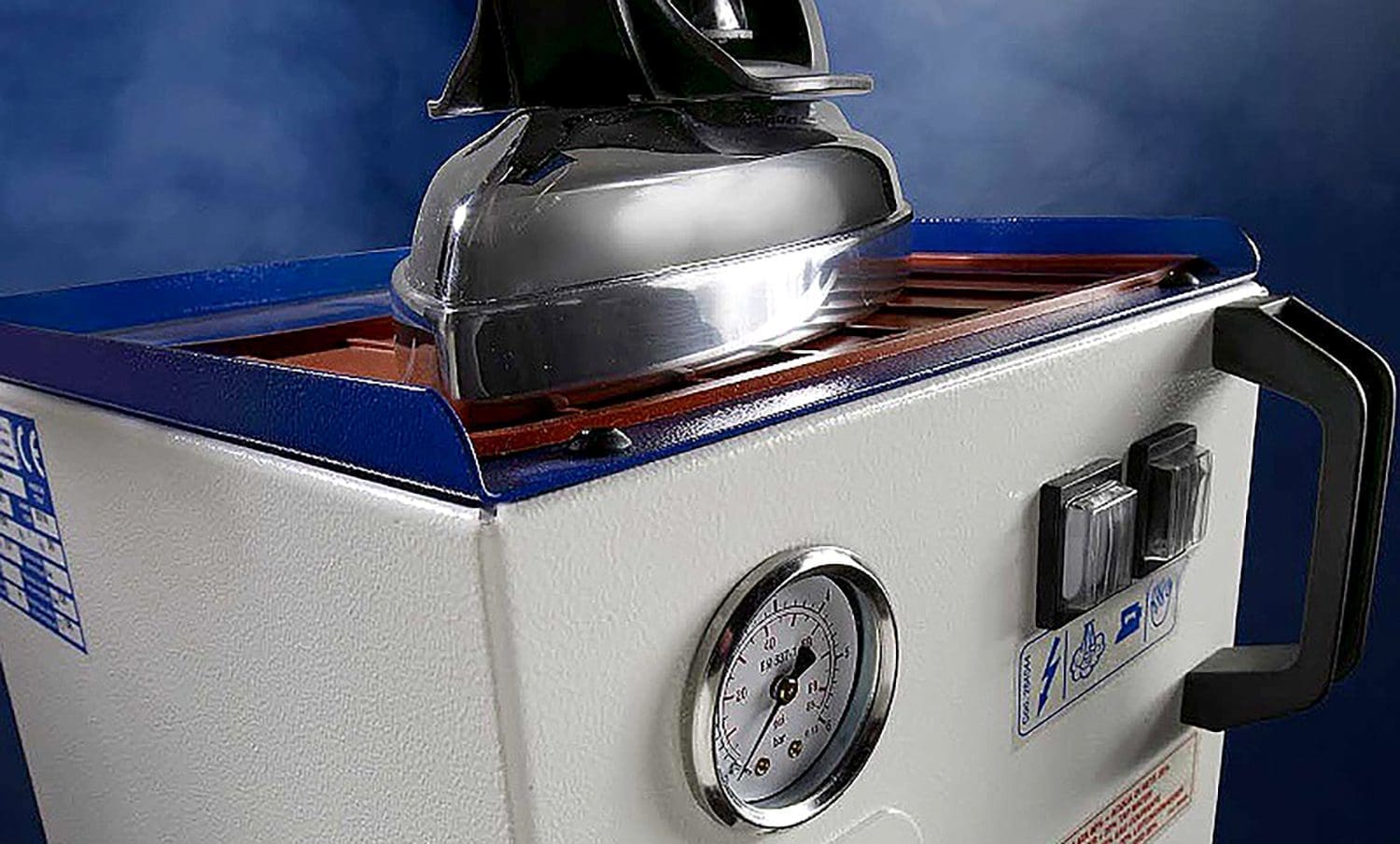 เตารีดหม้อต้มไอน้ำ GHIDINI Electric Steam Boiler with Hand Irons