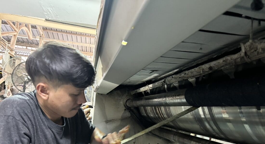 68042901 - งานติดตั้ง สายพานรีดผ้า NICHOLINE เครื่องรีดผ้าแบบสายพาน ELECTROLUX - 21